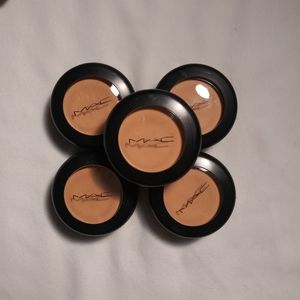 💋5 M·A·C NC30  Studio Finish Concealer💋